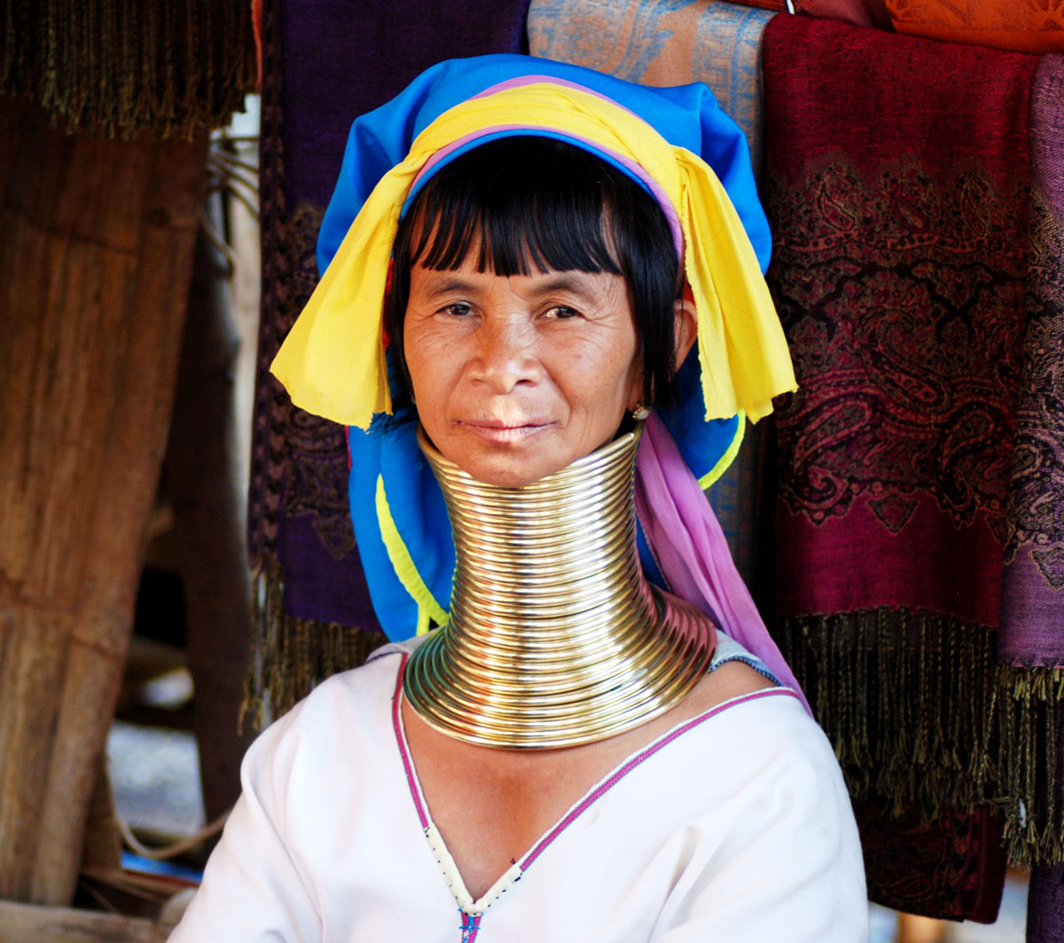 Длинные шеи в африке. Племя Падаунг Бирма. Племя Каренов в Тайланде.