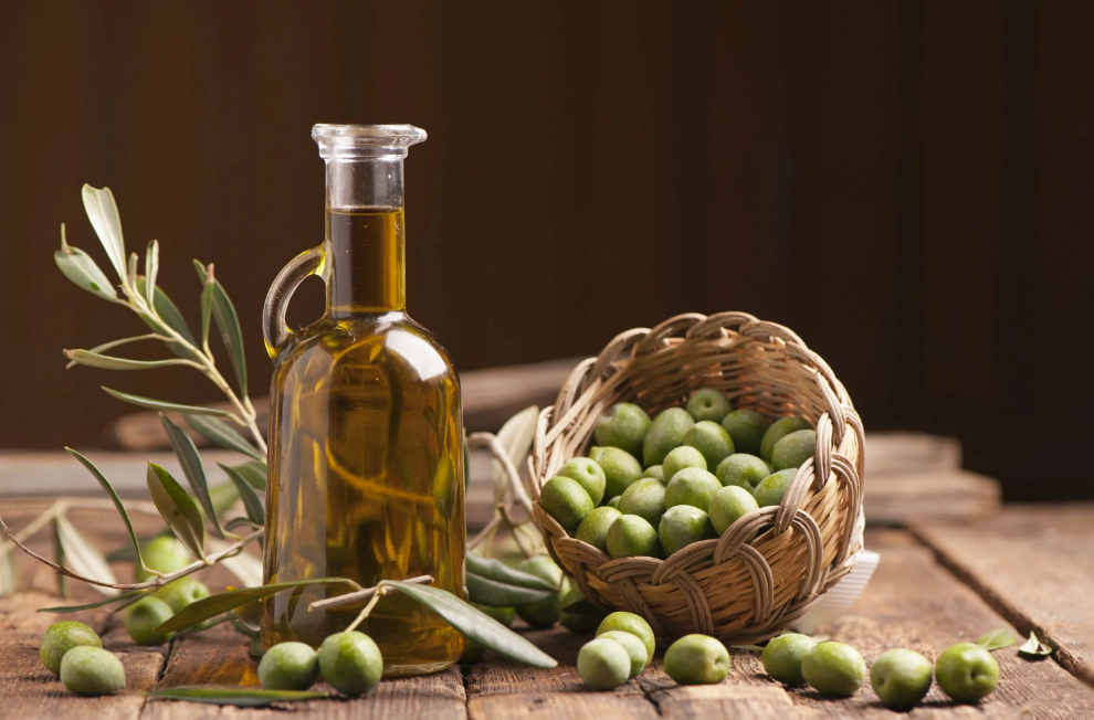 Масло оливковое и другие масло. Huile d'Olive. Оливковое масло. Масло оливы. Оливки и оливковое масло.