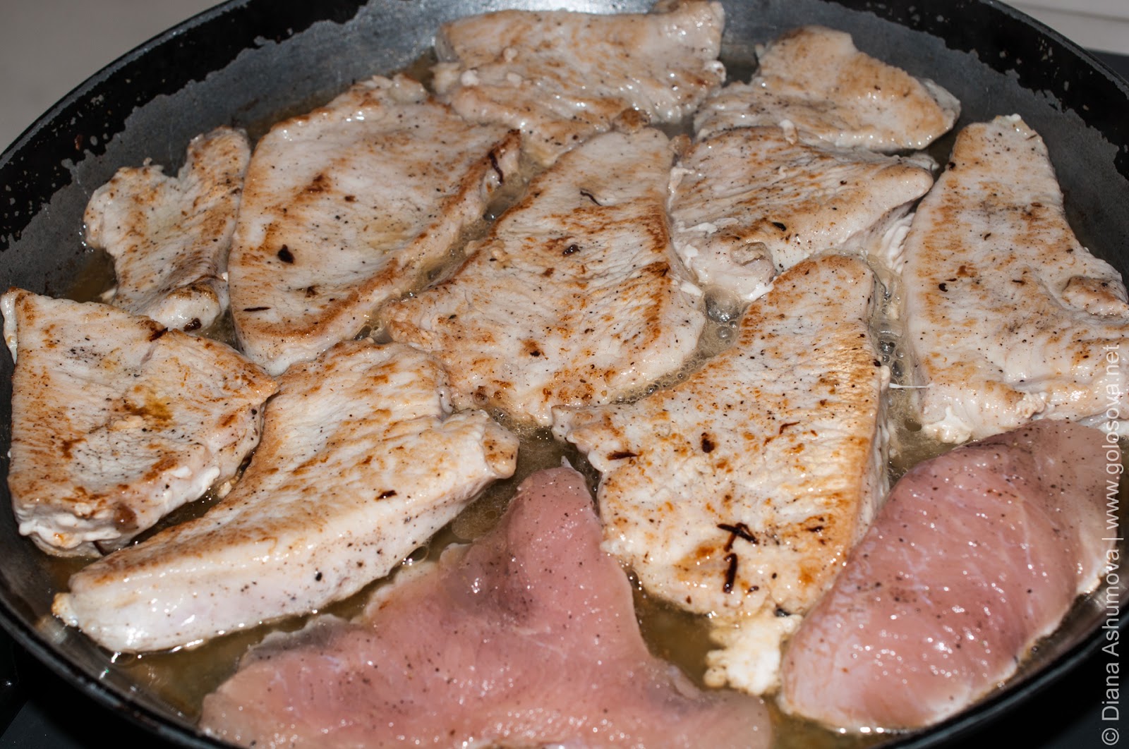 Быстро приготовить филе курицы на сковороде. Блюда из индейки филе на сковороде простые и вкусные. Индейка кусочками на сковороде. Филе индейки жареное. Из филе индейки на сковороде.