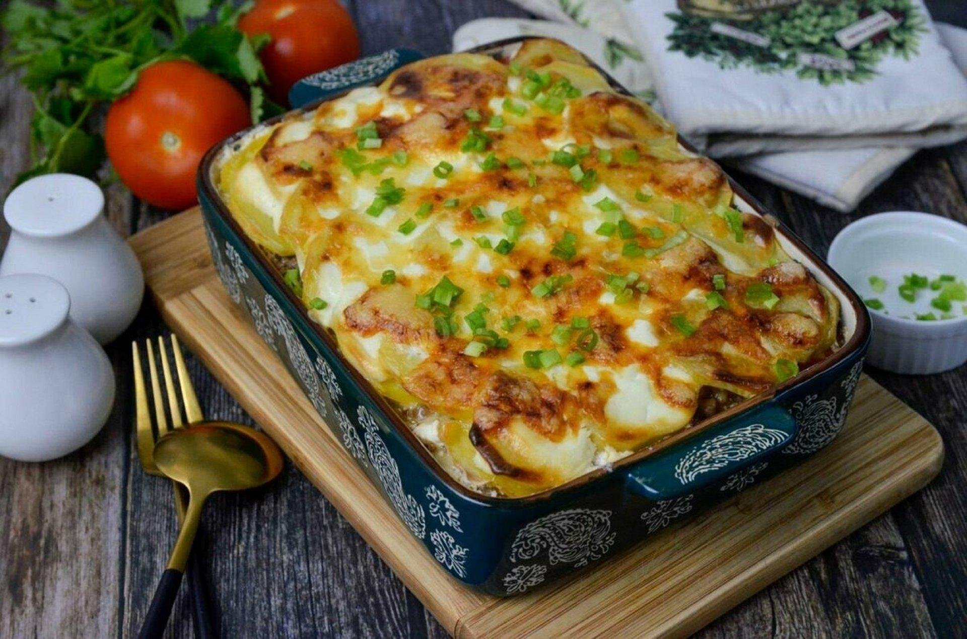 Запеканка с мясным фаршем и картофелем